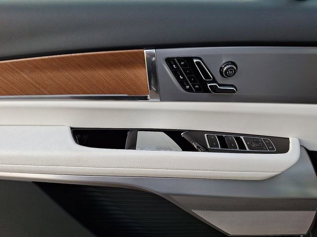 New 2026 Cadillac Vistiq Premium Luxury AWD/4WD image 8