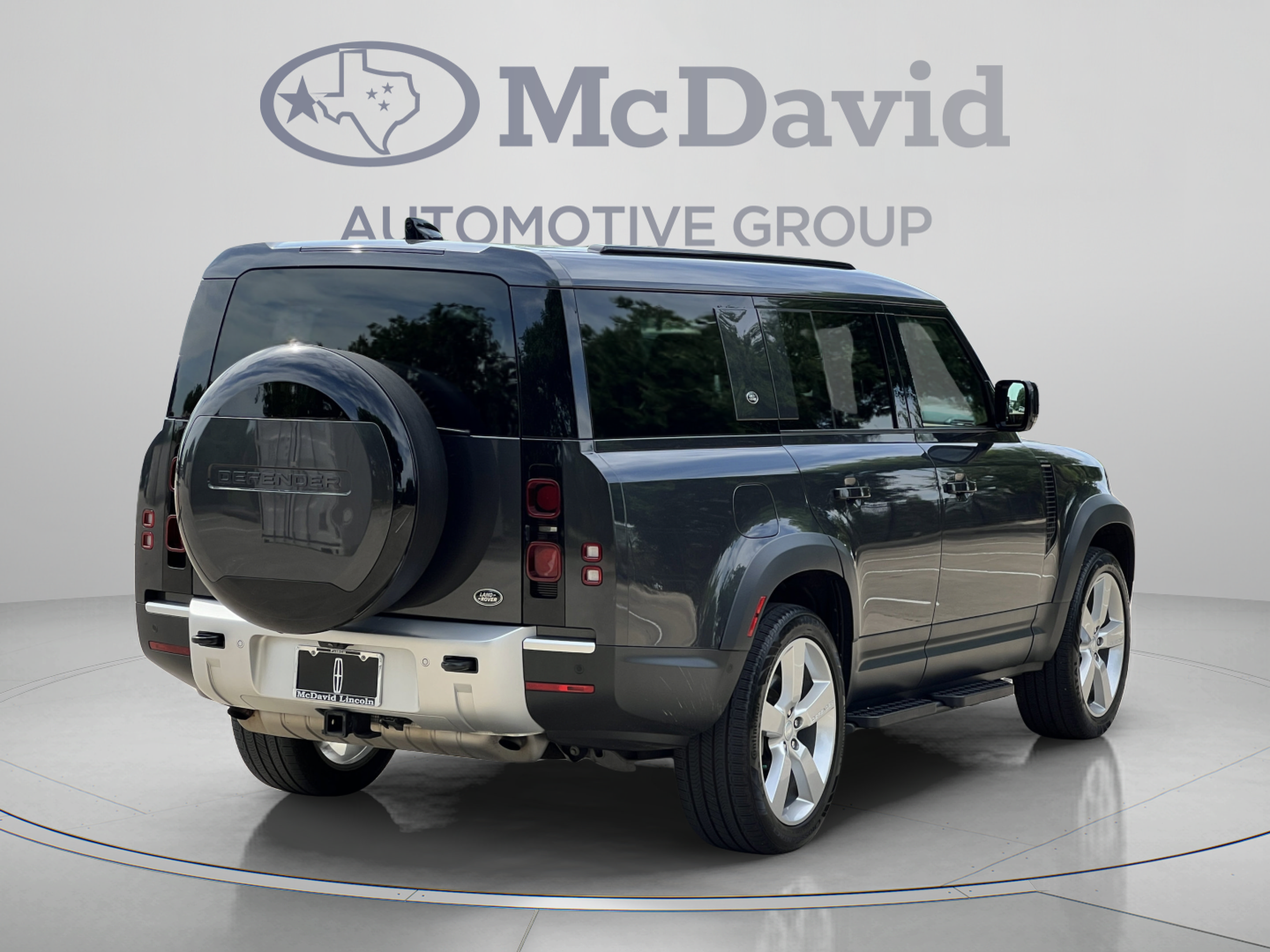 Used 2023 Land Rover Defender 130 First Edition AWD/4WD image 7