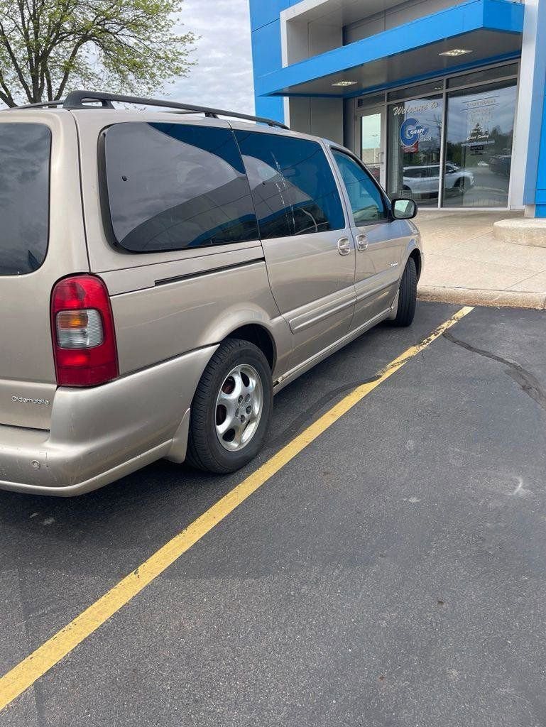 Used 2003 Oldsmobile Silhouette Premiere FWD image 3