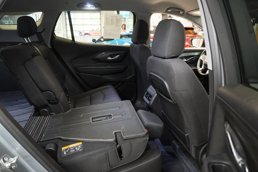 Used 2024 GMC Terrain SLE w/ Driver Convenience Package FWD image 33