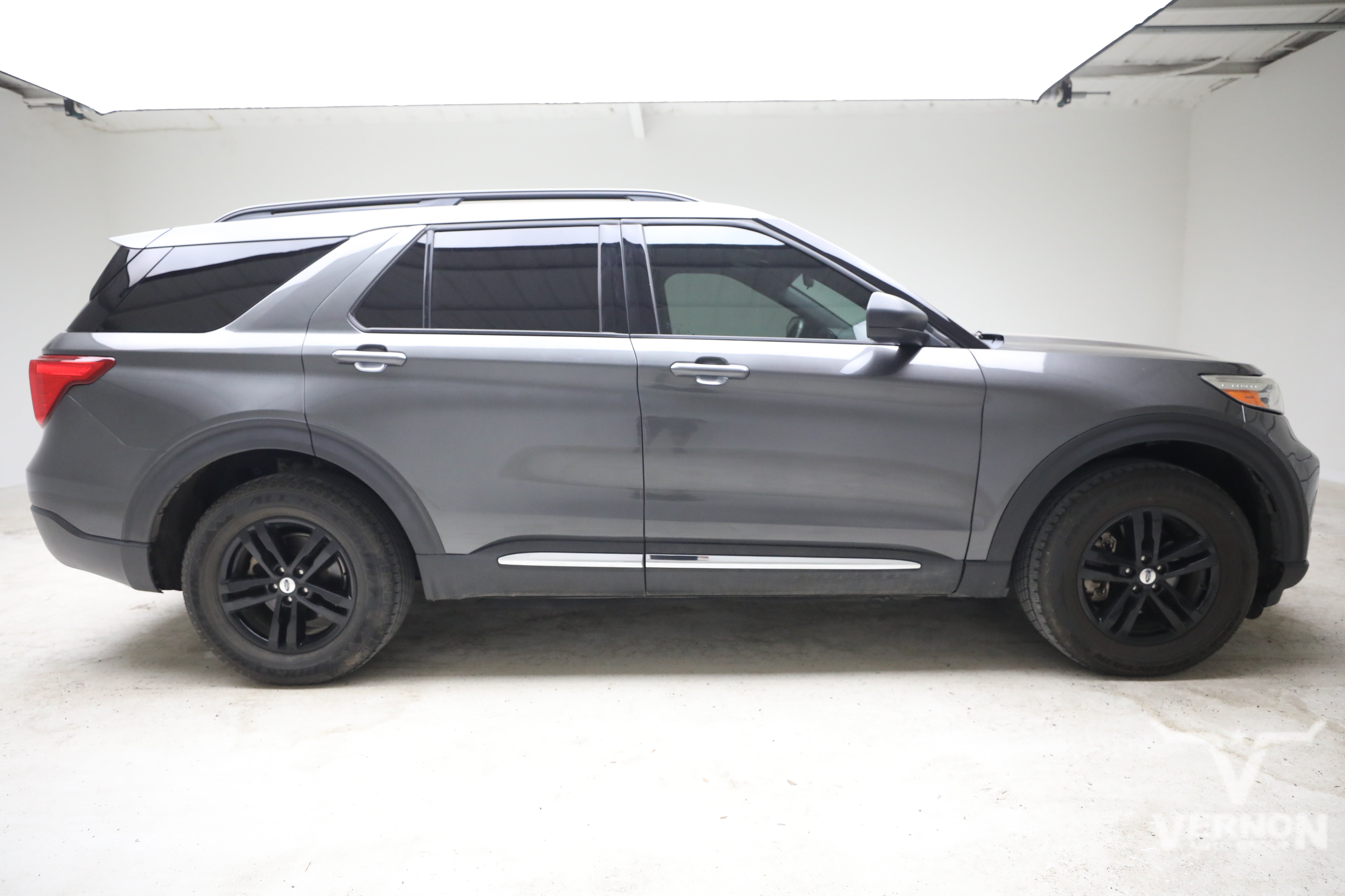 Used 2020 Ford Explorer XLT w/ Comfort Package AWD/4WD image 5
