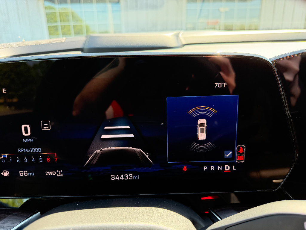 Used 2025 Chevrolet Suburban Z71 AWD/4WD image 47