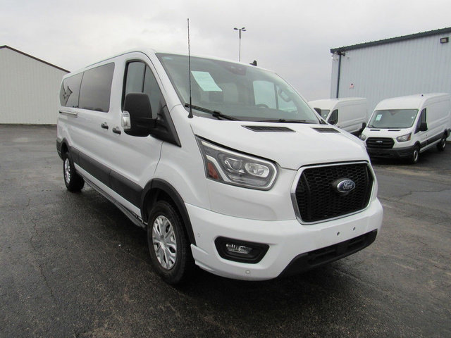 Used 2023 Ford Transit 350 XLT image 3