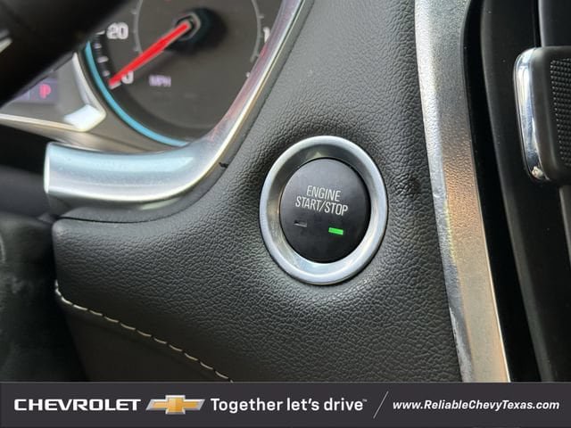 Used 2022 Chevrolet Traverse LT FWD image 24