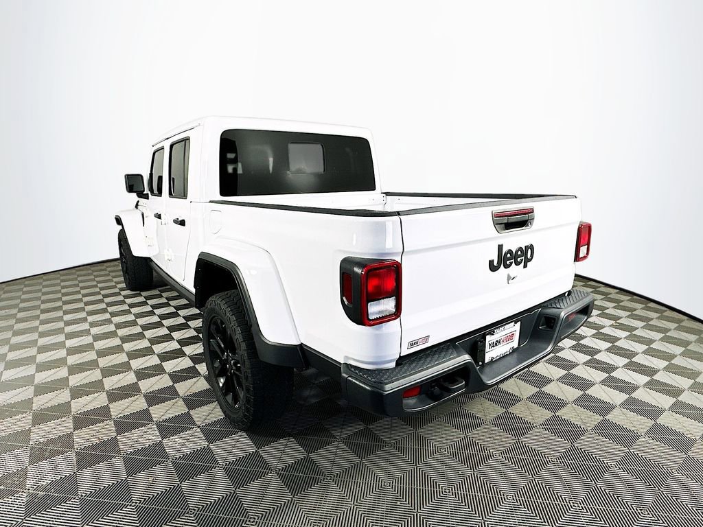 Certified 2024 Jeep Gladiator Sport AWD/4WD image 8