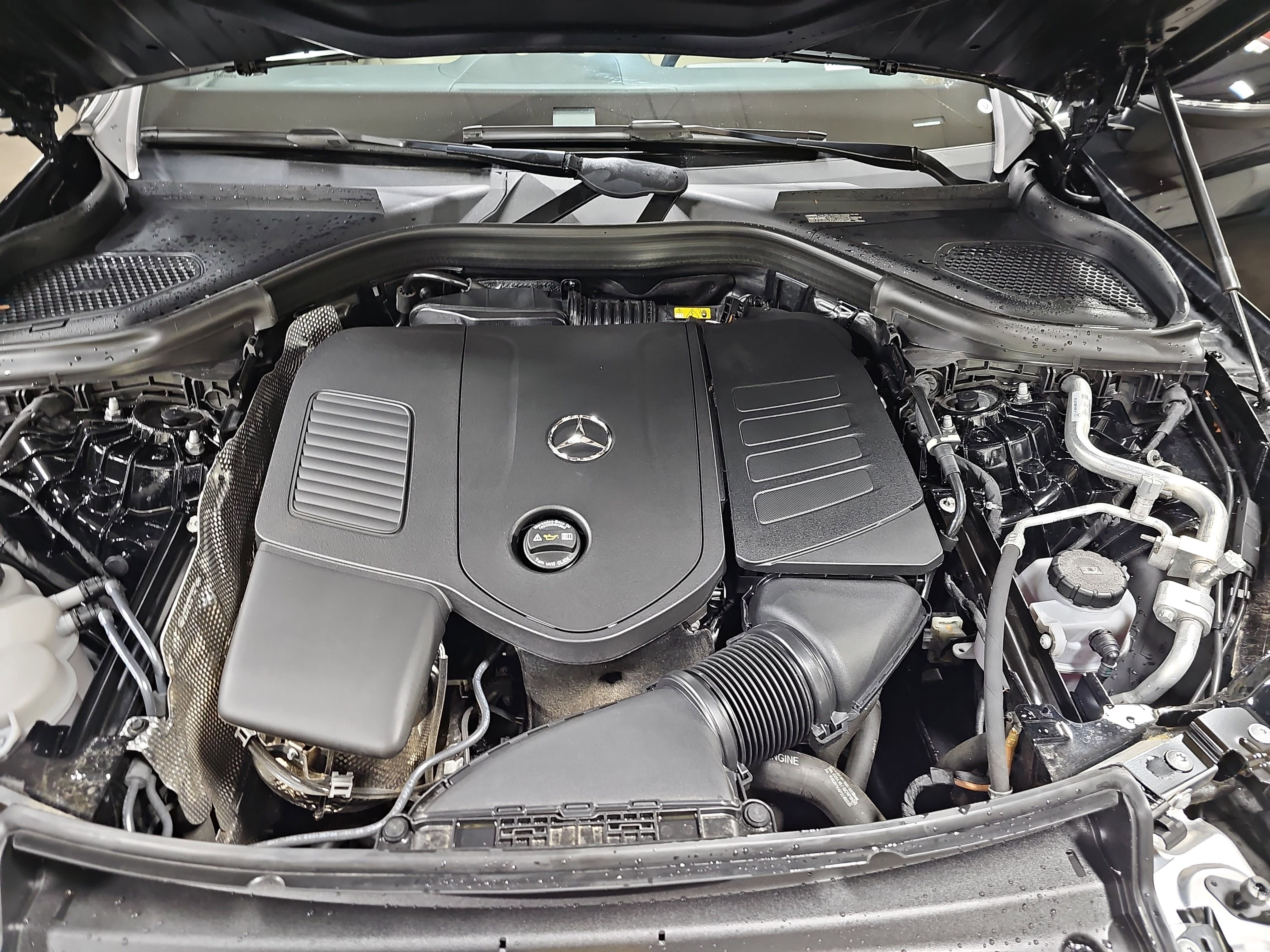 Certified 2024 Mercedes-Benz GLC 300 4MATIC image 32