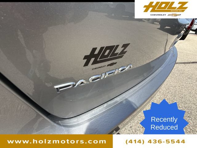 Used 2020 Chrysler Pacifica Touring FWD image 30