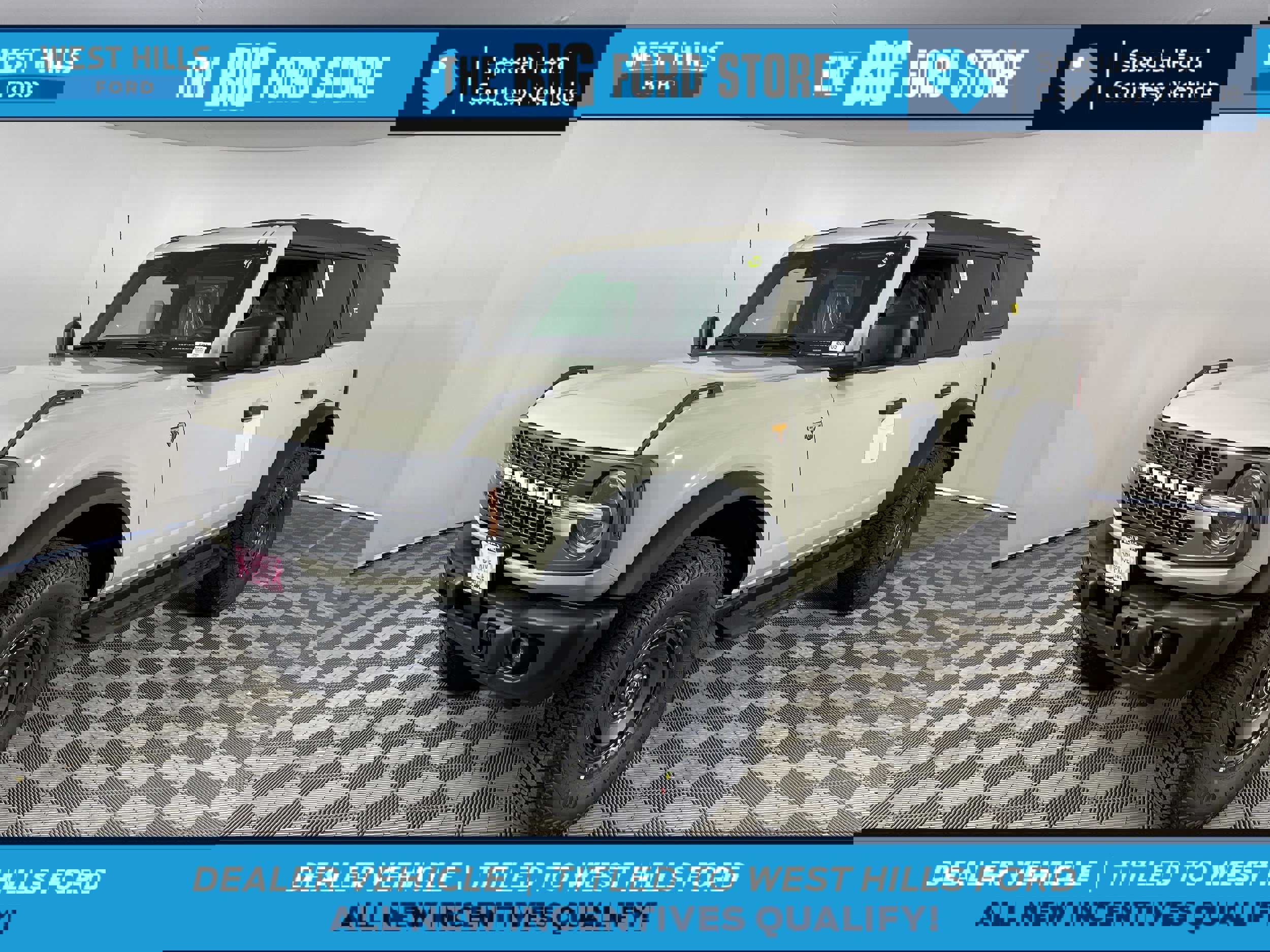 New 2025 Ford Bronco Badlands w/ Sasquatch Package image 1