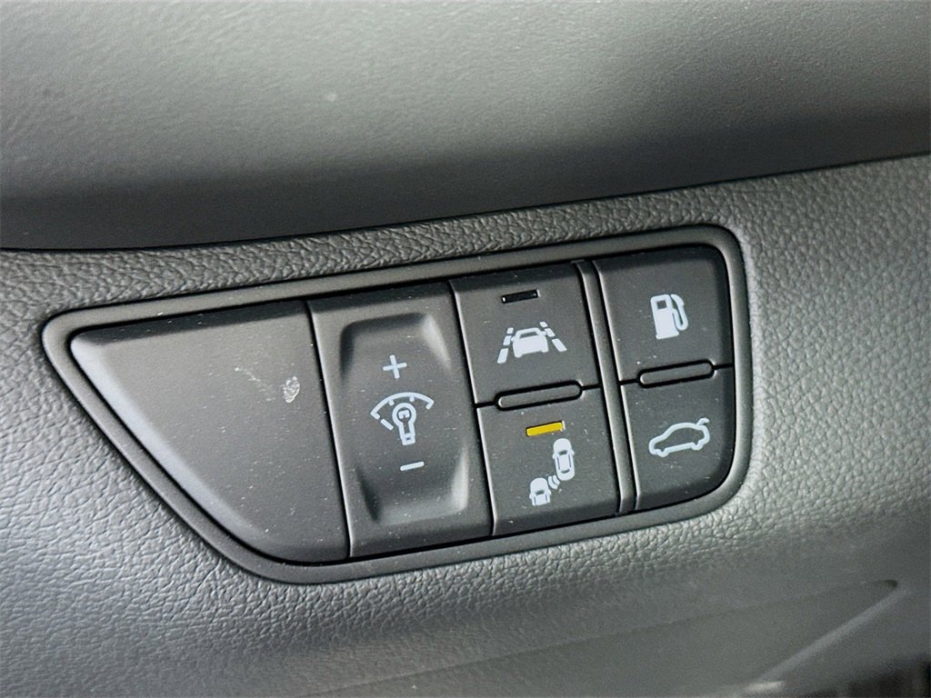 Used 2020 Genesis G70 2.0T w/ Elite Package image 10