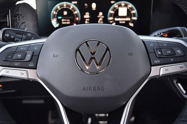 New 2026 Volkswagen Tiguan SE R-Line image 18