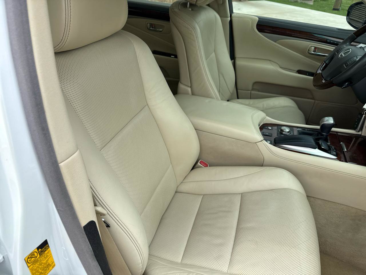 Used 2013 Lexus LS 460 w/ Comfort Pkg RWD image 55