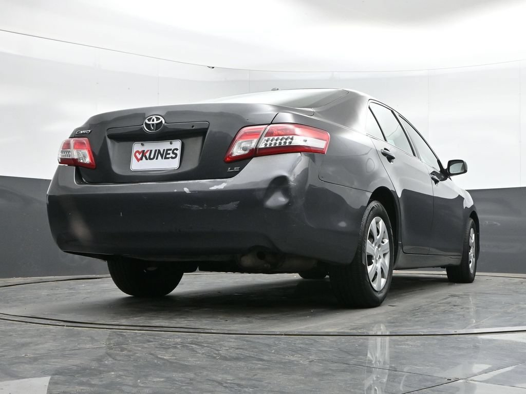 Used 2010 Toyota Camry LE FWD image 32