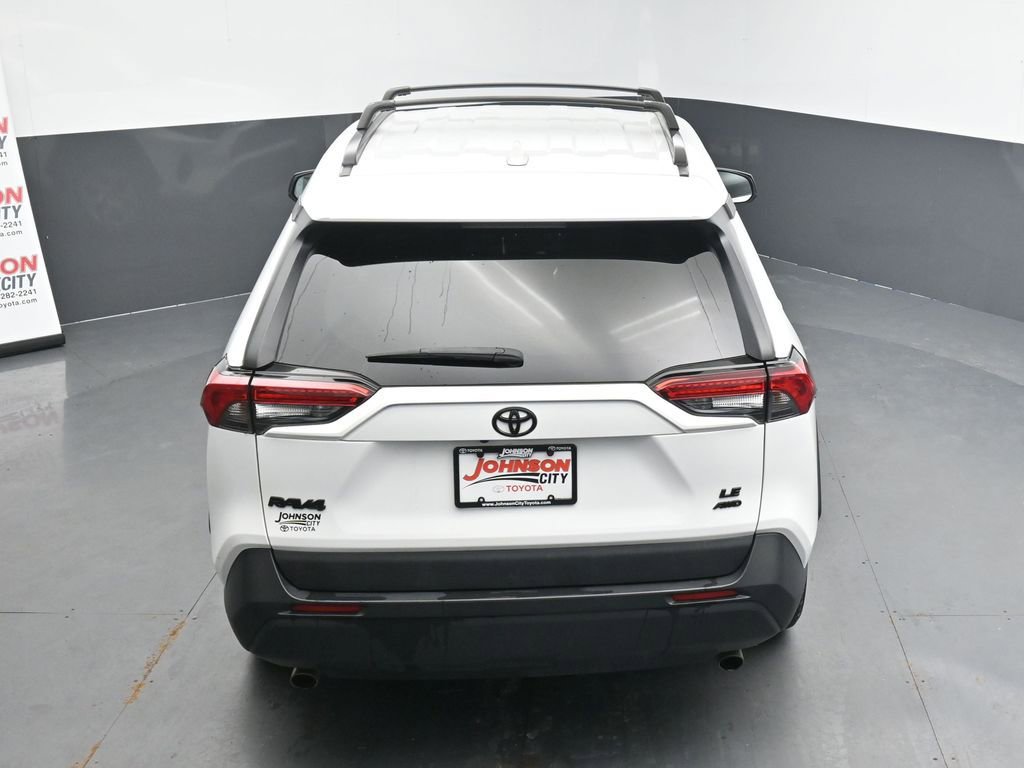 Used 2021 Toyota RAV4 LE image 31
