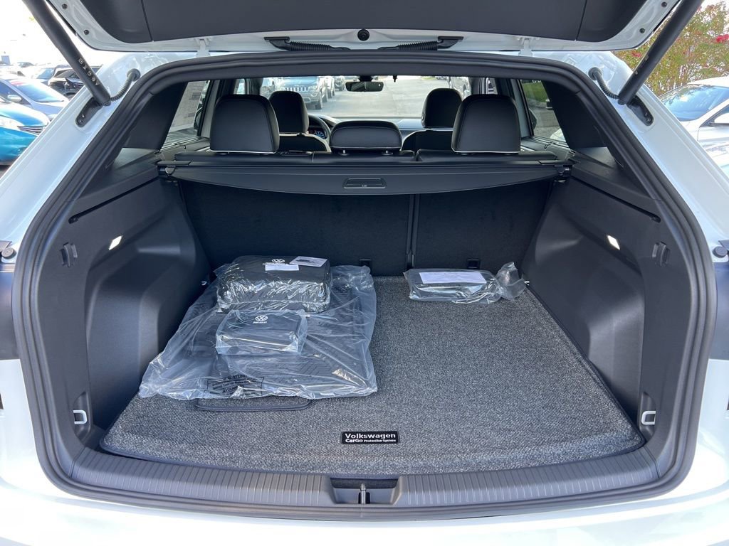 New 2026 Volkswagen Atlas Cross Sport SEL Premium R-Line image 13