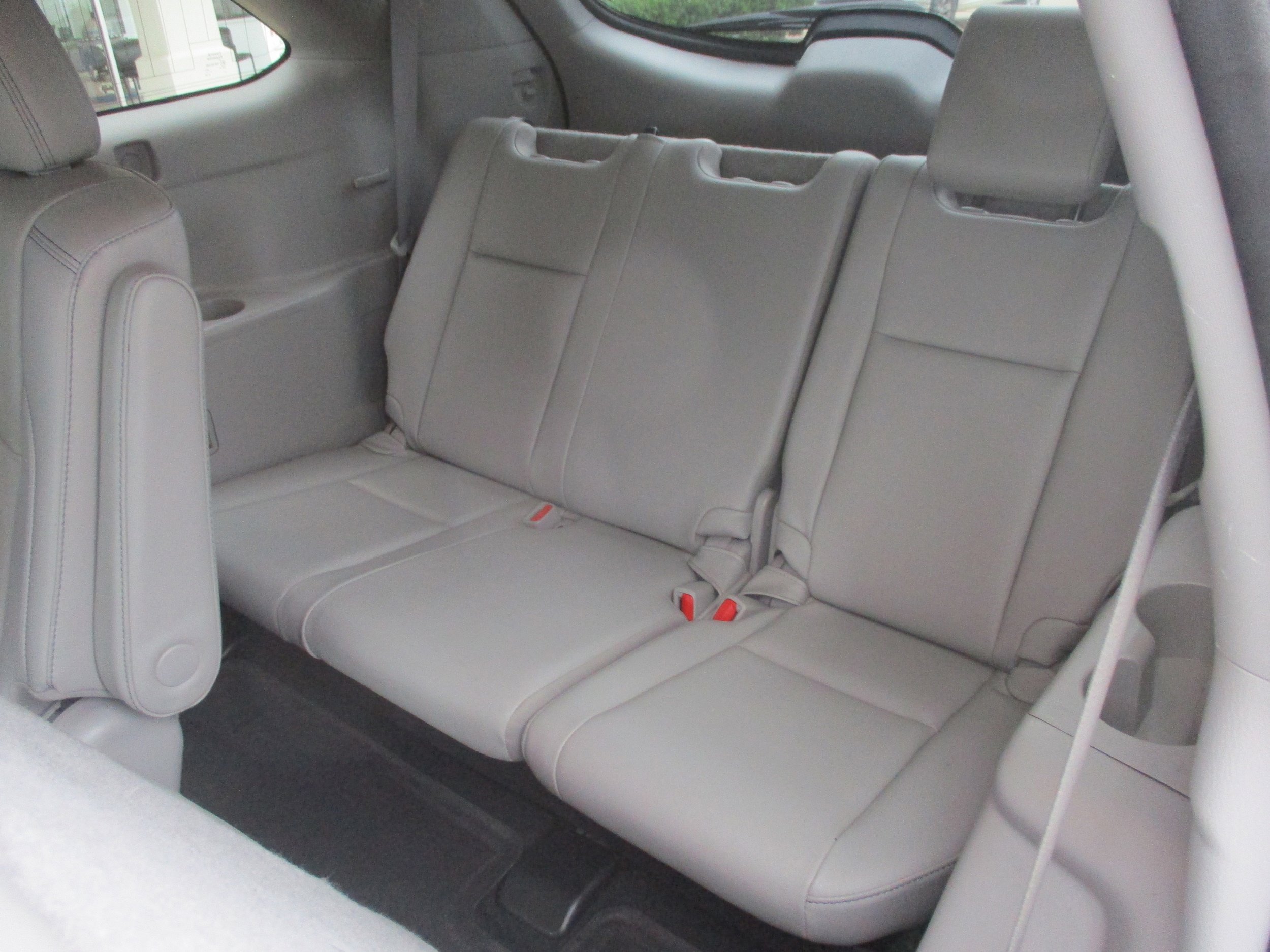 Used 2019 Toyota Highlander XLE FWD image 6