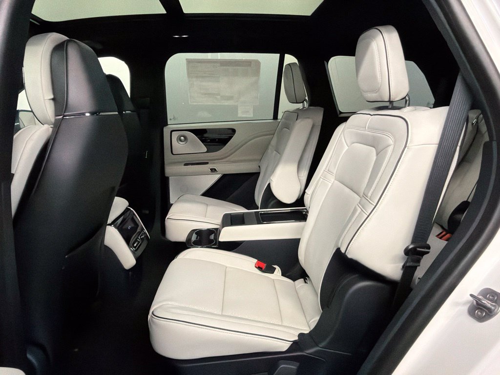 New 2027 Lincoln Aviator Black Label w/ Dynamic Handling Package AWD/4WD image 33