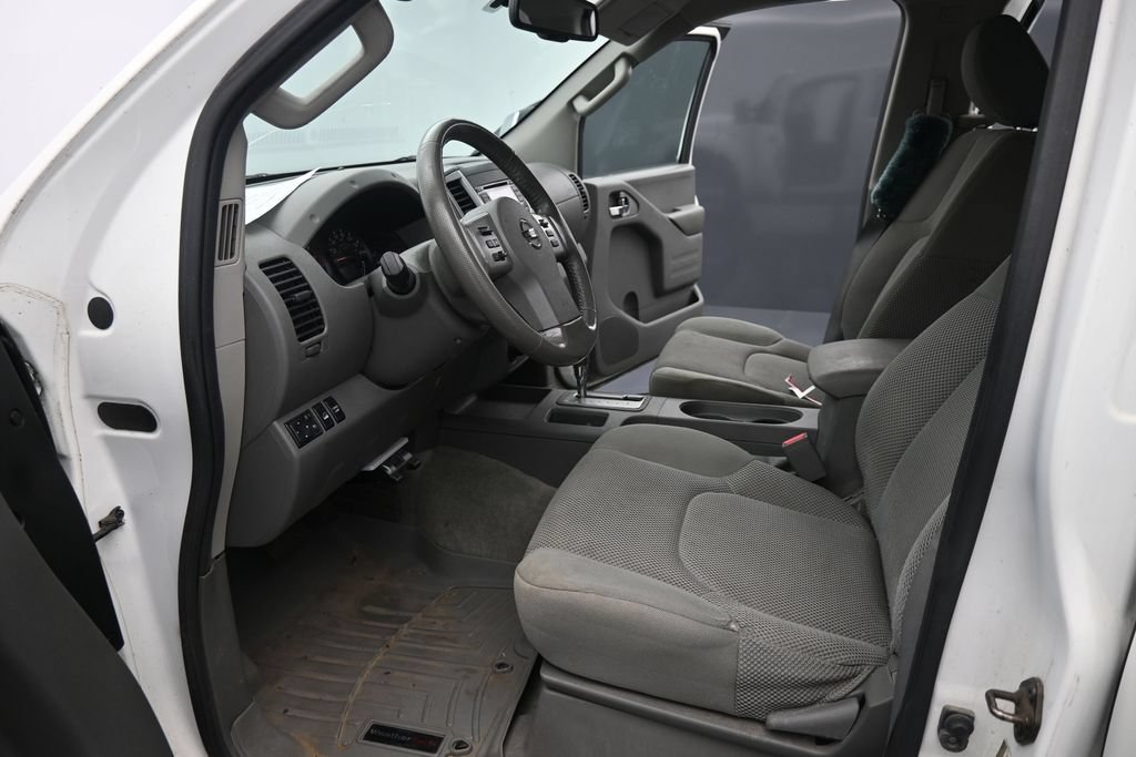 Used 2016 Nissan Frontier SV w/ SV Value Truck Package AWD/4WD image 16