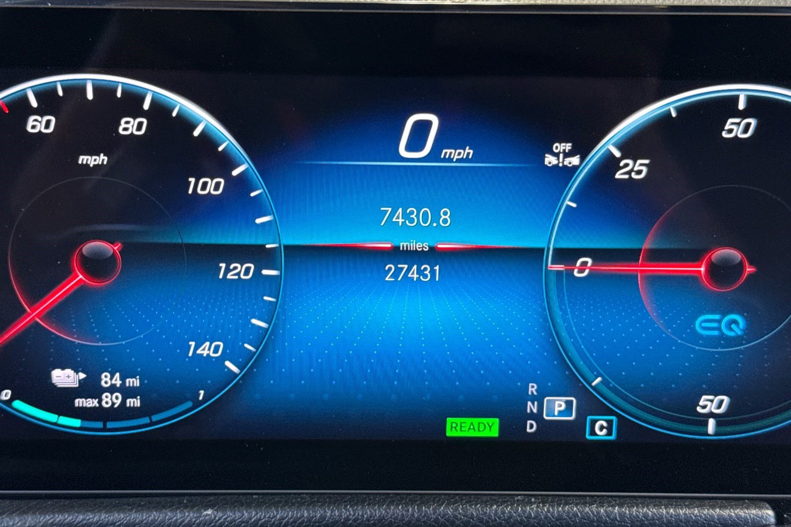 Used 2023 Mercedes-Benz EQB 300 4MATIC image 24