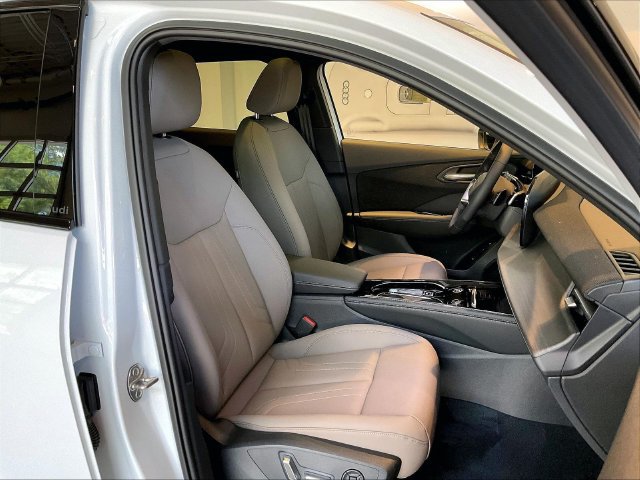 New 2026 Audi Q3 quattro 2.0T AWD/4WD image 13