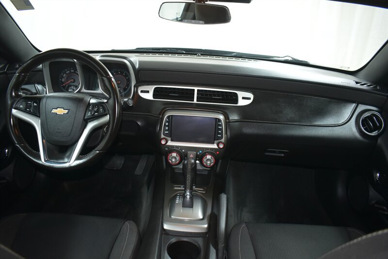 Used 2015 Chevrolet Camaro LT w/ 1LT Preferred Package RWD image 8