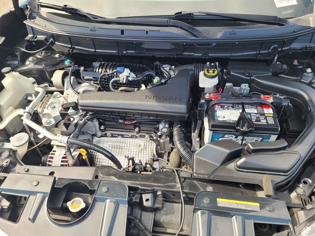 Used 2018 Nissan Rogue SV image 26