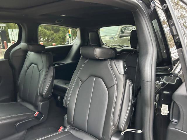 New 2026 Chrysler Pacifica Select AWD/4WD image 10
