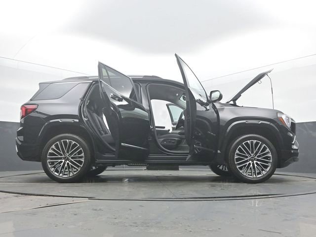 New 2026 GMC Terrain Denali w/ LPO, Floor Liner Package image 61