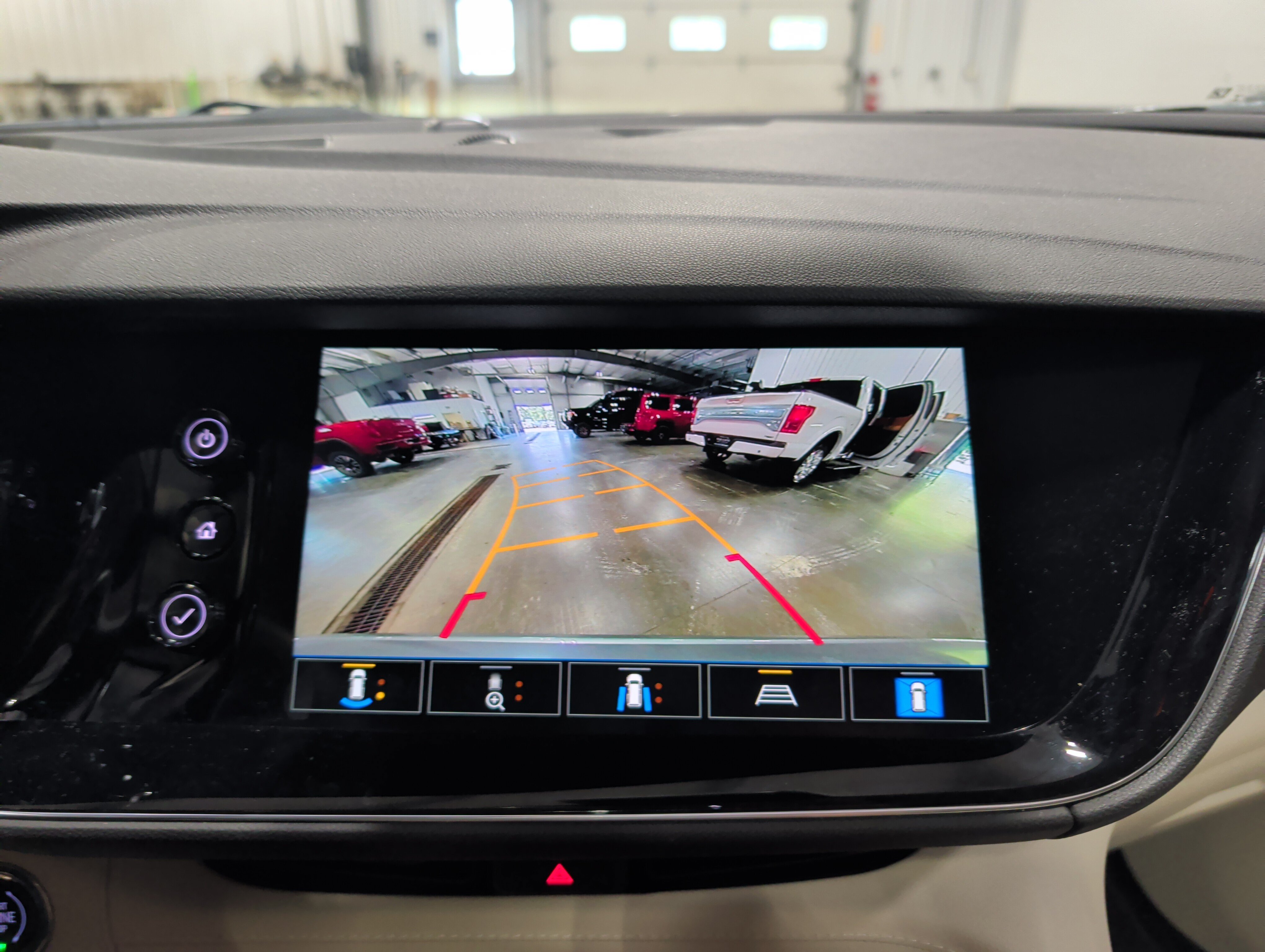 Used 2023 Buick Envision Avenir AWD/4WD image 15