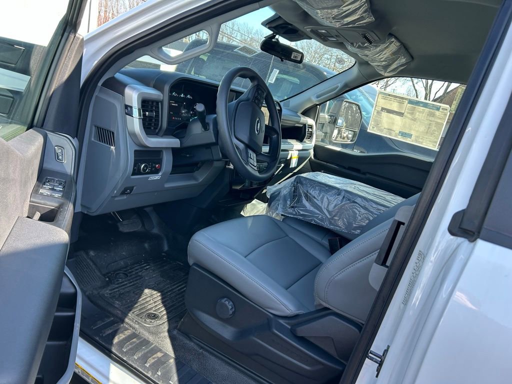 New 2026 Ford F550 4x4 Supercab Super Duty image 13
