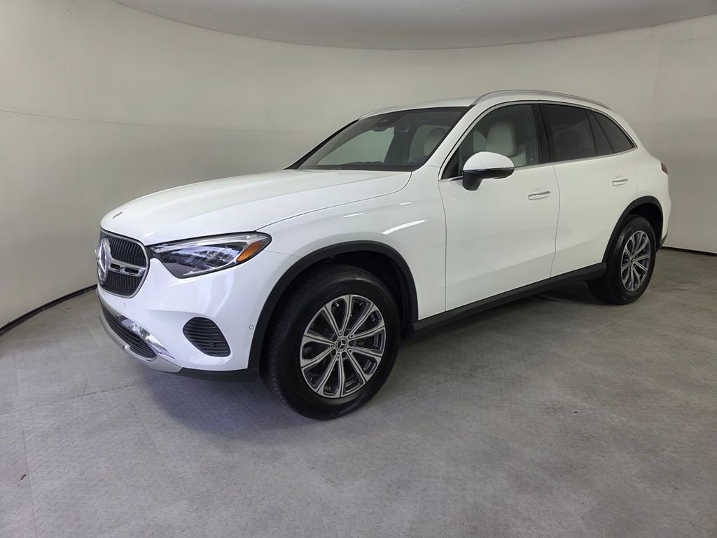 Certified 2025 Mercedes-Benz GLC 300 4MATIC image 8