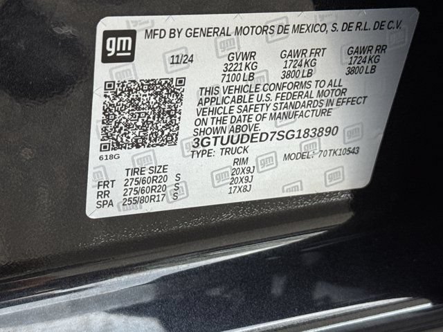 Used 2025 GMC Sierra 1500 SLT w/ SLT Premium Plus Package AWD/4WD image 36