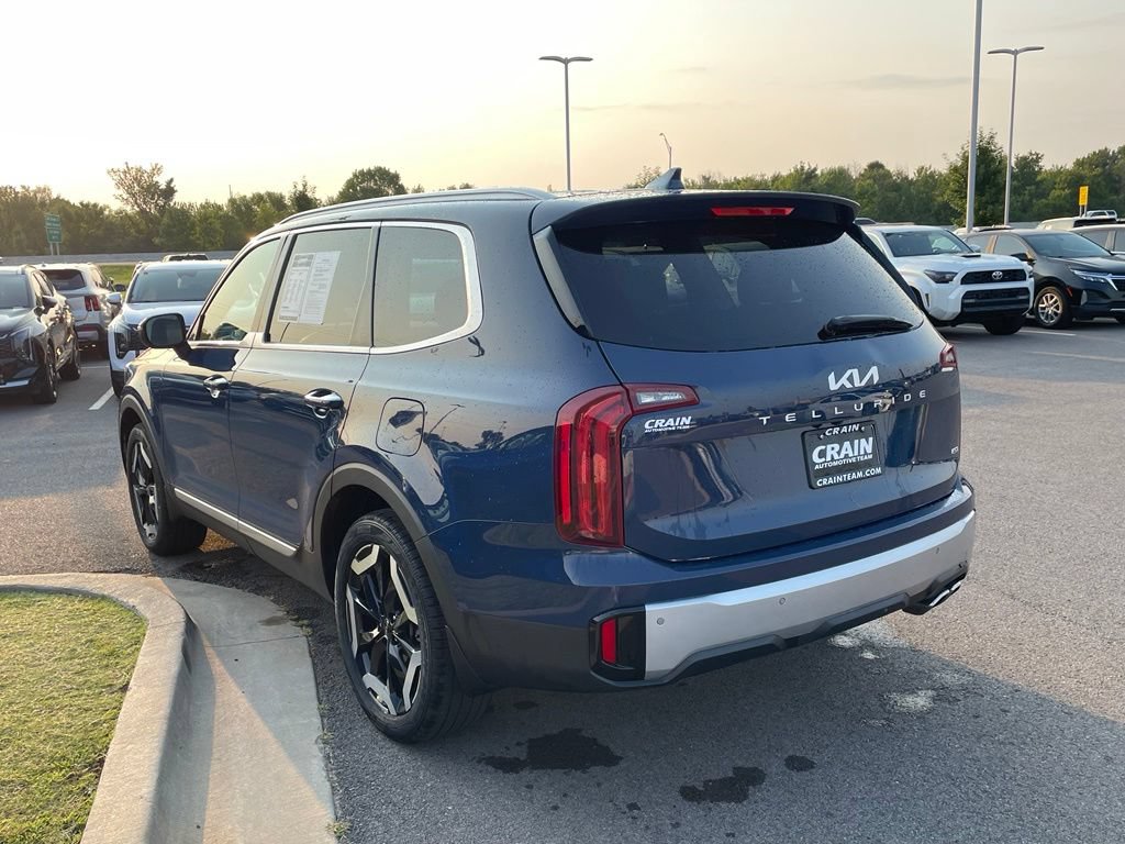 Certified 2023 Kia Telluride S w/ S Sunroof Package AWD/4WD image 5