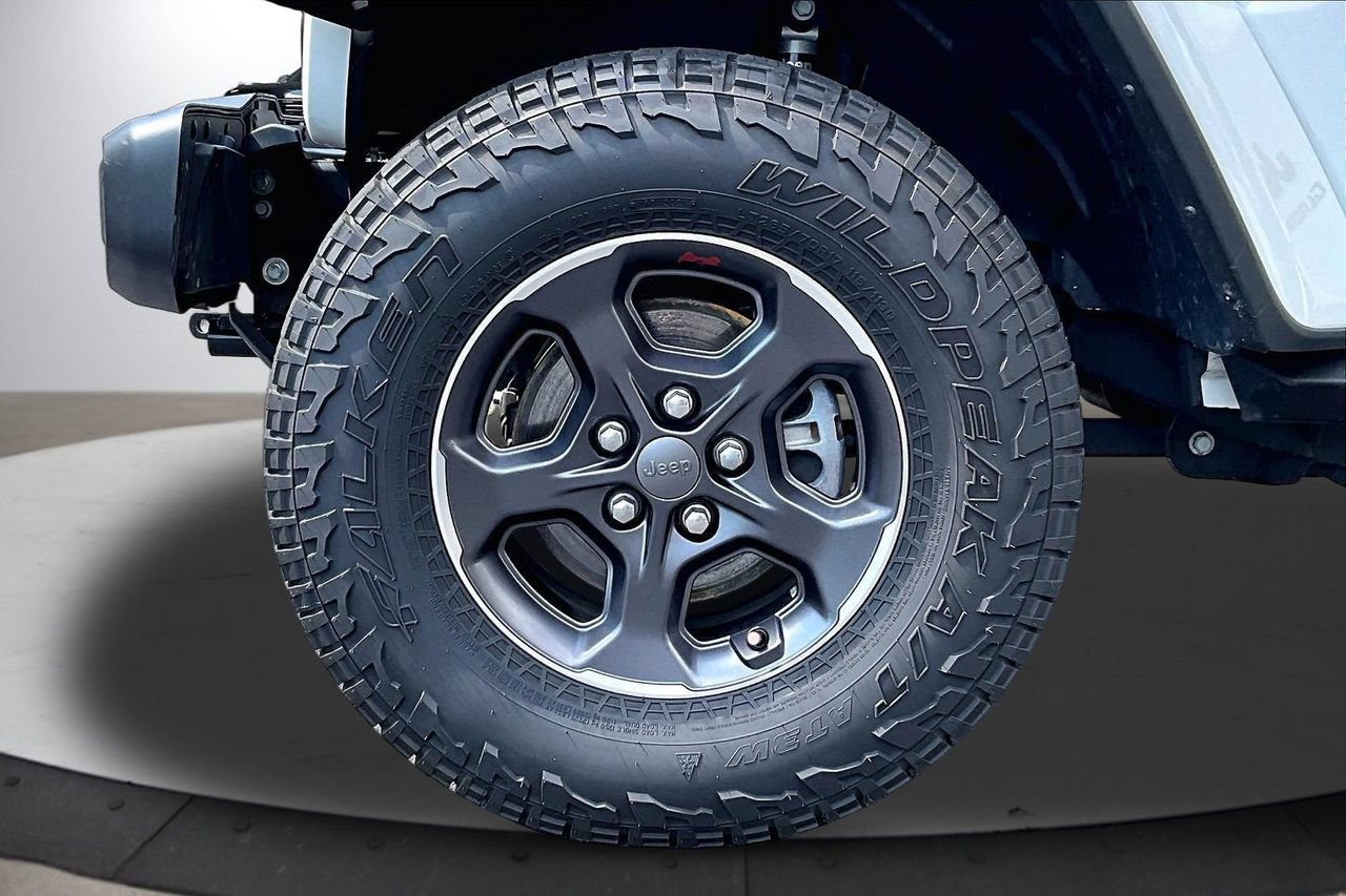 Used 2021 Jeep Gladiator Rubicon AWD/4WD image 32