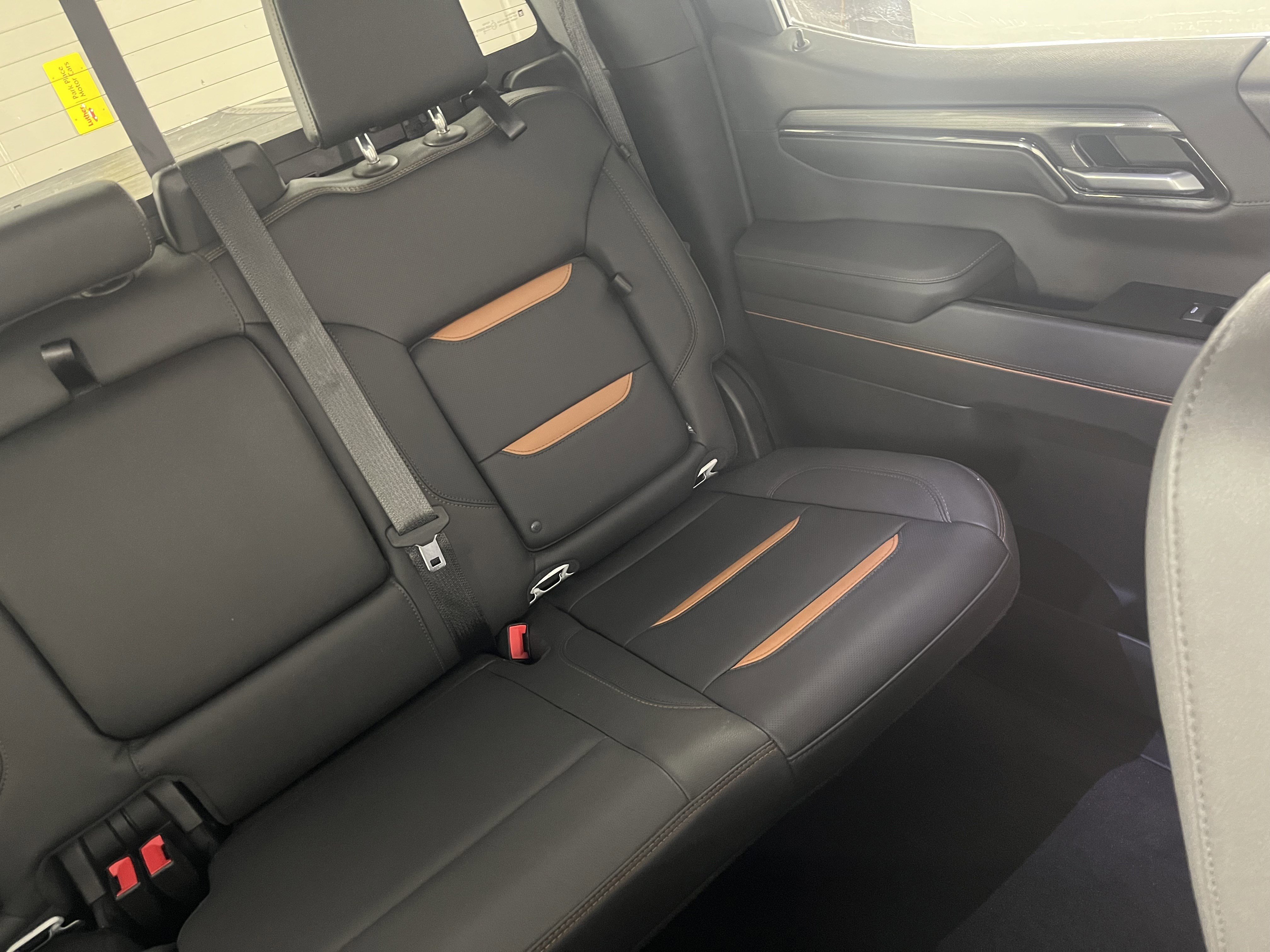 Used 2022 GMC Sierra 1500 AT4 w/ AT4 Premium Package image 23