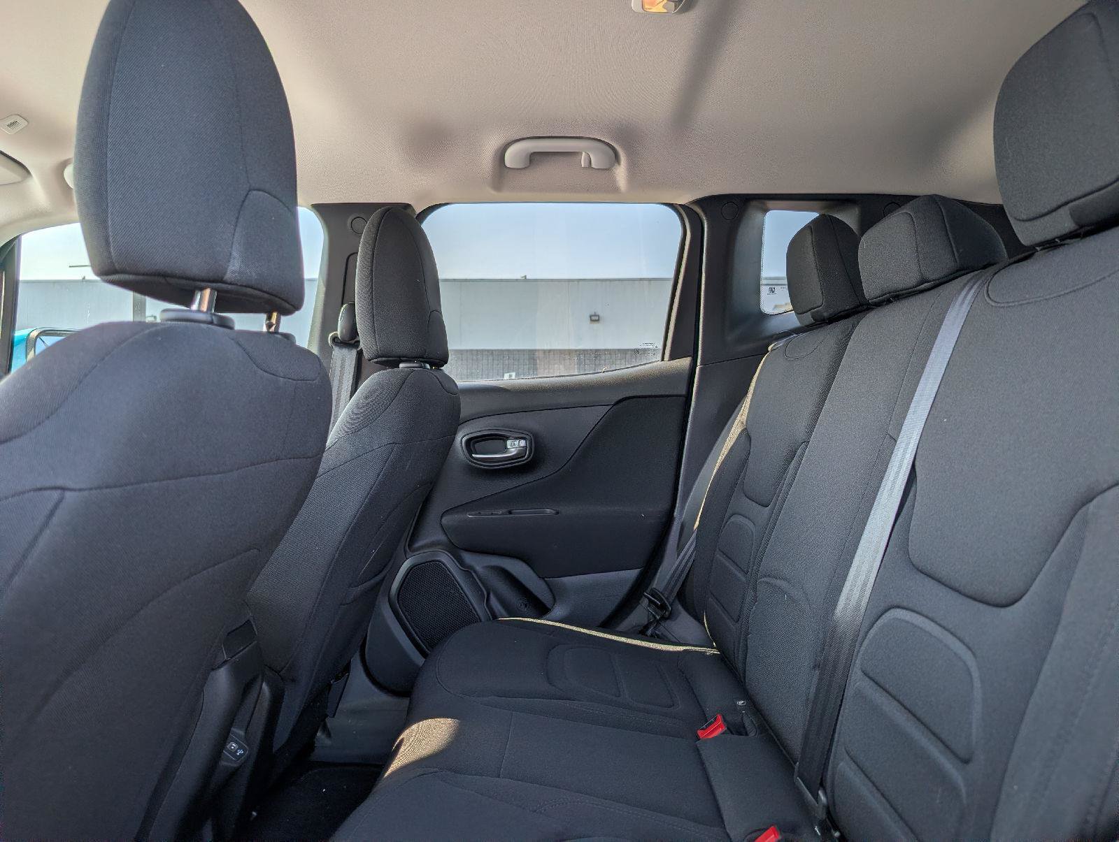 Used 2021 Jeep Renegade Latitude AWD/4WD image 10
