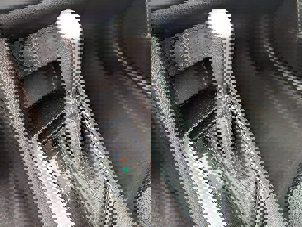 Used 2018 Toyota Corolla LE image 20