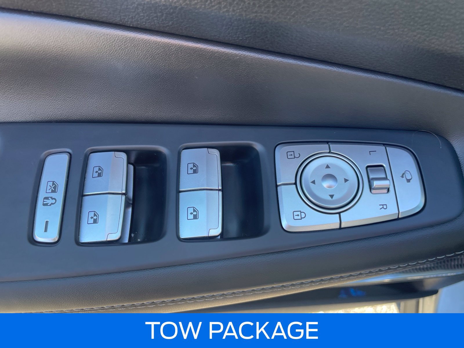 Used 2023 Hyundai Santa Fe Calligraphy AWD/4WD image 17