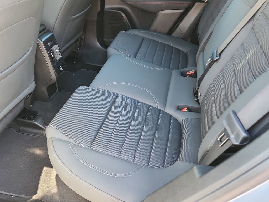 Used 2024 Dodge Hornet R/T w/ R/T Blacktop Package image 9