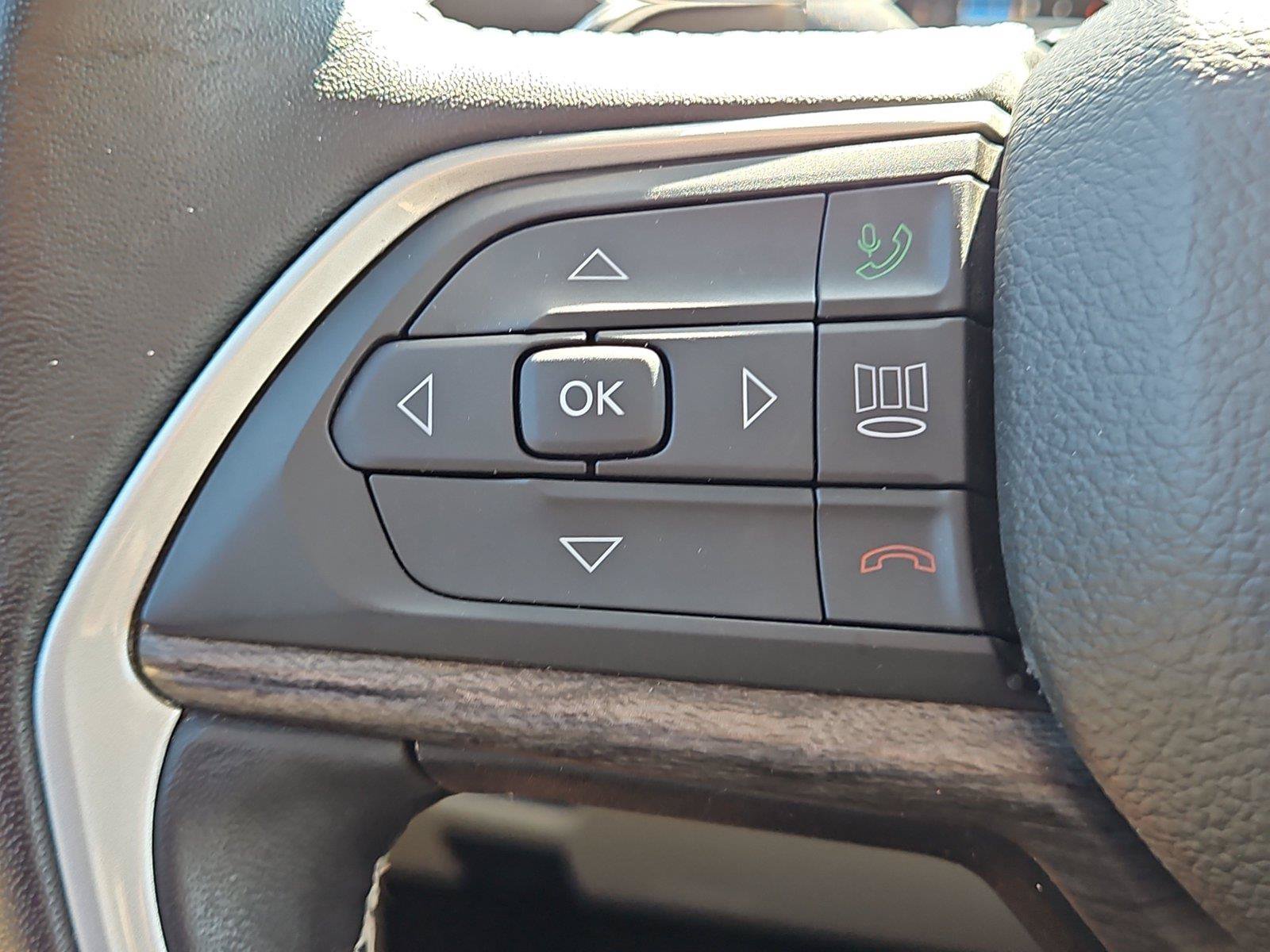 Used 2022 Jeep Grand Cherokee L Limited AWD/4WD image 24