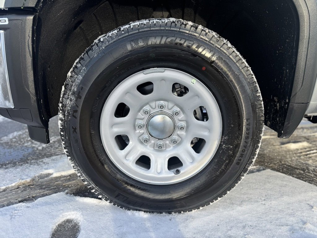 Used 2025 GMC Sierra 2500 Pro w/ Convenience Package image 3