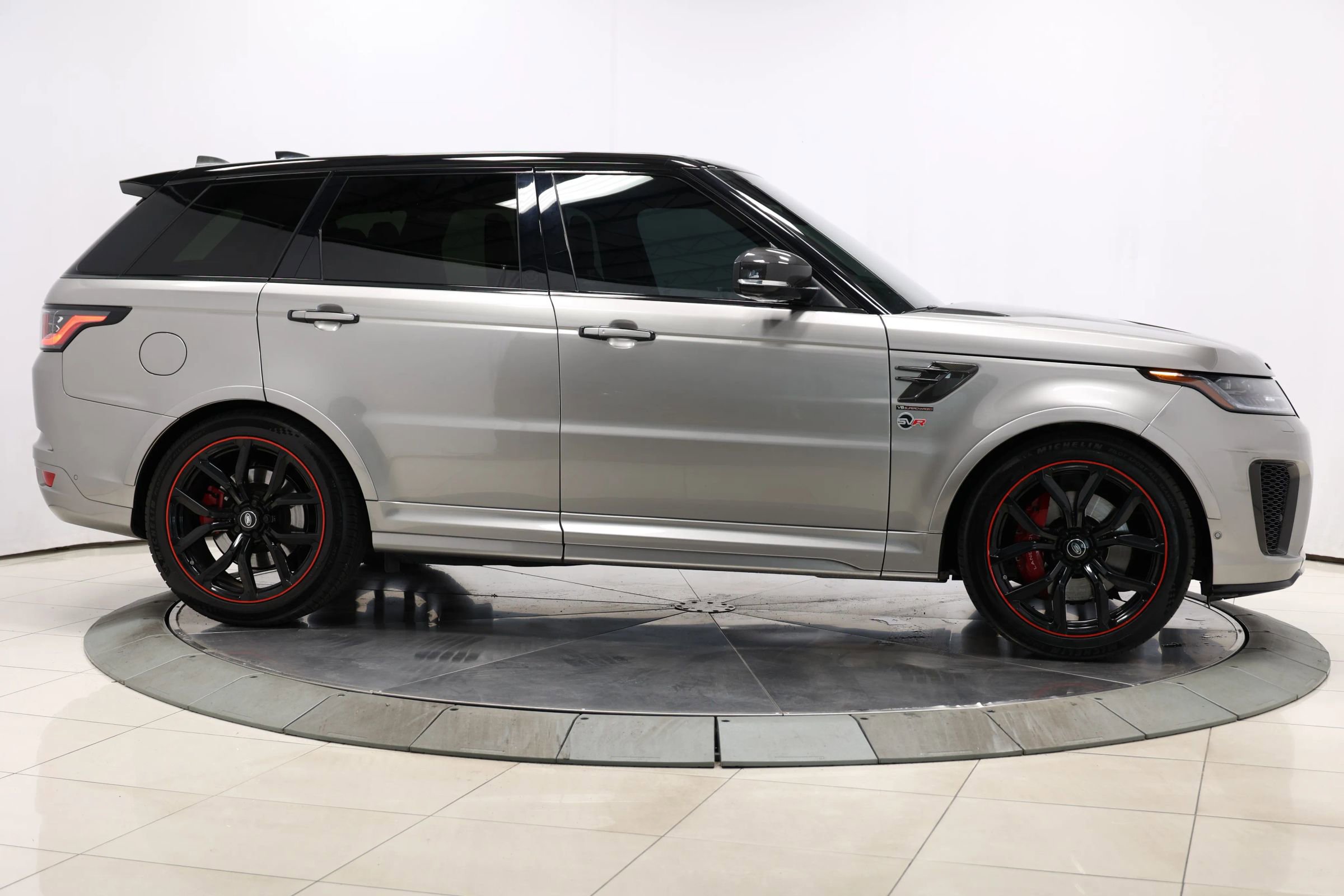Used 2020 Land Rover Range Rover Sport SVR image 61