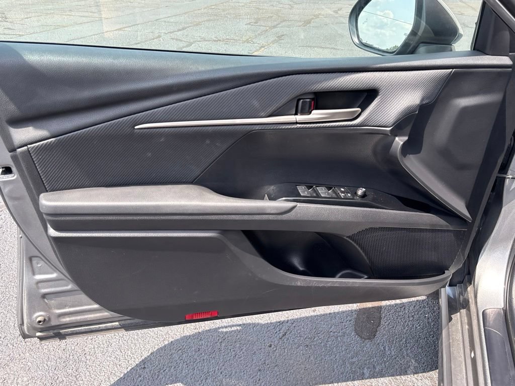 Used 2025 Toyota Camry SE FWD image 7