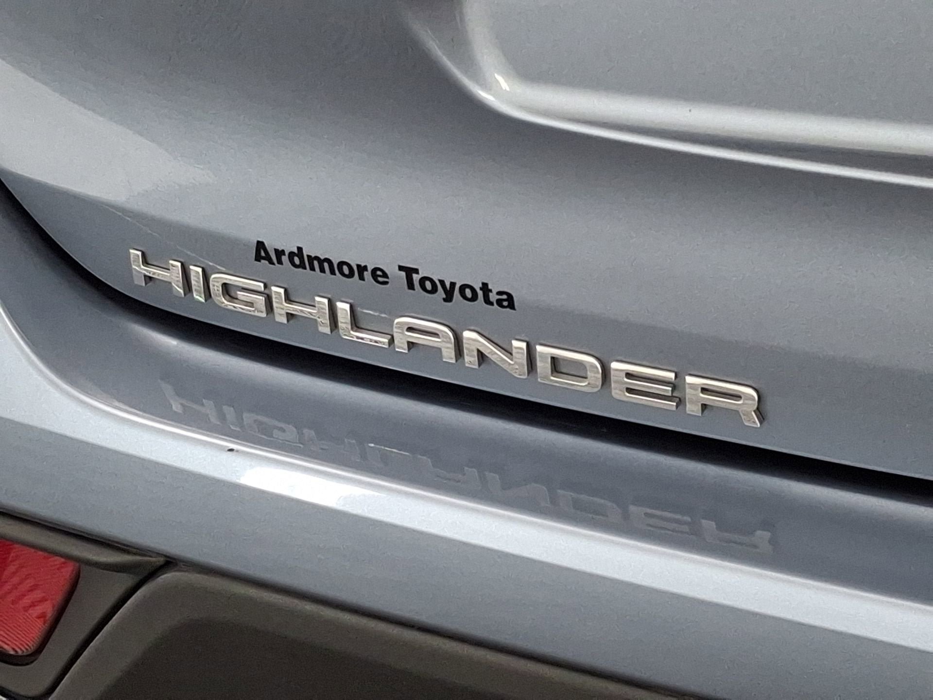 Used 2021 Toyota Highlander XLE AWD/4WD image 24
