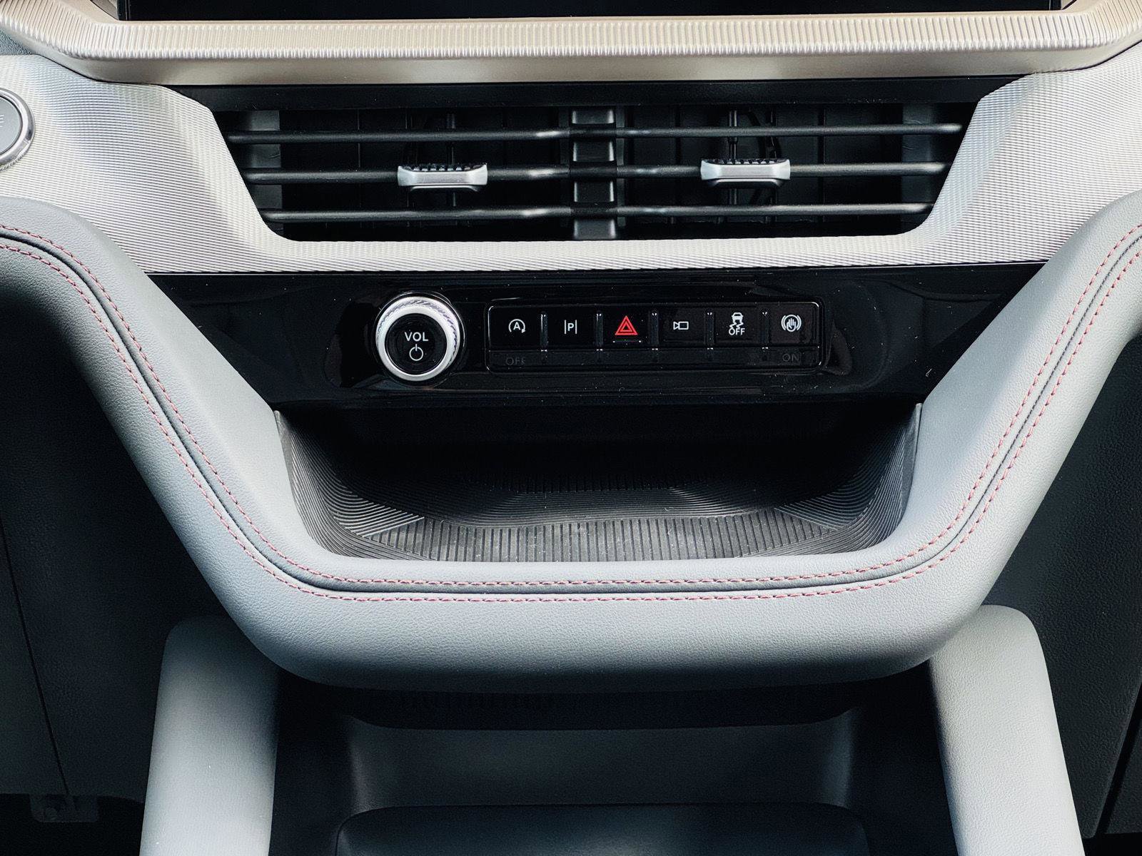 New 2026 Ford Explorer Active w/ Active Comfort Package image 25