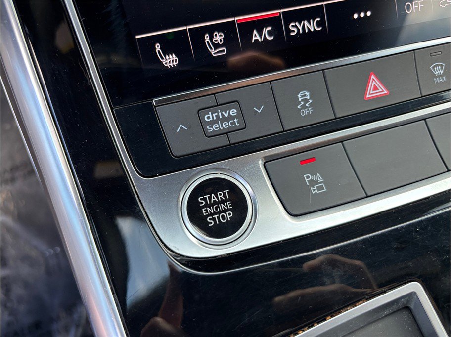 Used 2021 Audi Q8 Premium Plus w/ Premium Plus Package AWD/4WD image 31