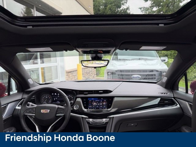 Used 2024 Cadillac XT6 Sport w/ Technology Package AWD/4WD image 61