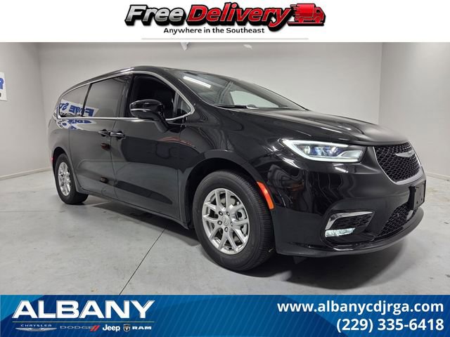 New 2026 Chrysler Pacifica Select image 1