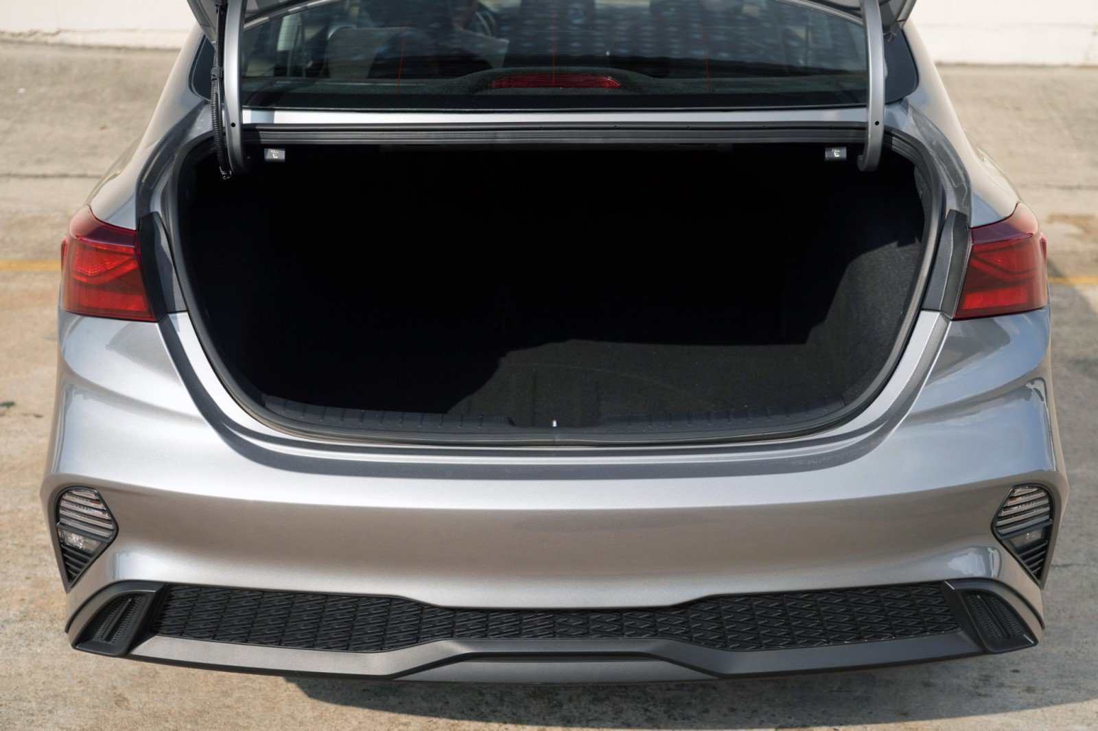 Used 2023 Kia Forte LXS w/ LXS Technology Package FWD image 9
