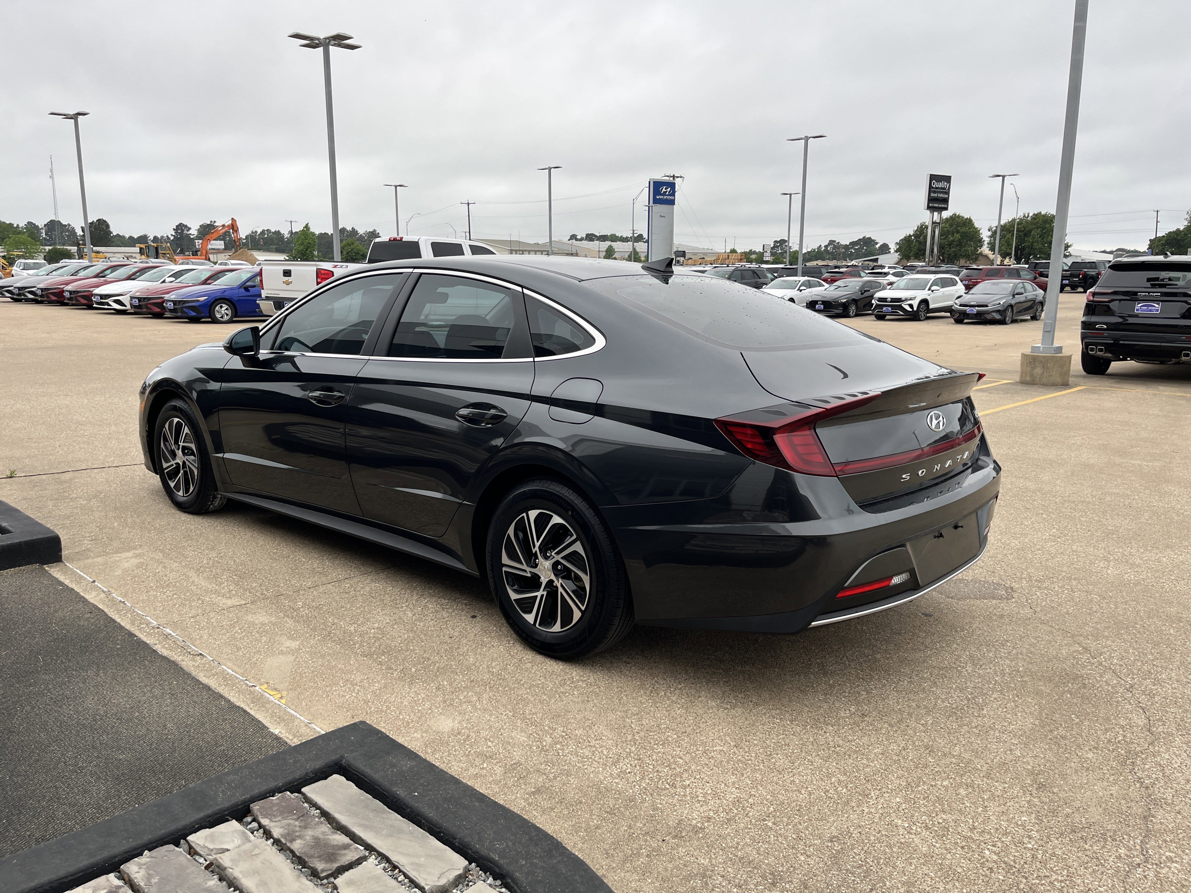 Used 2023 Hyundai Sonata Blue FWD image 4