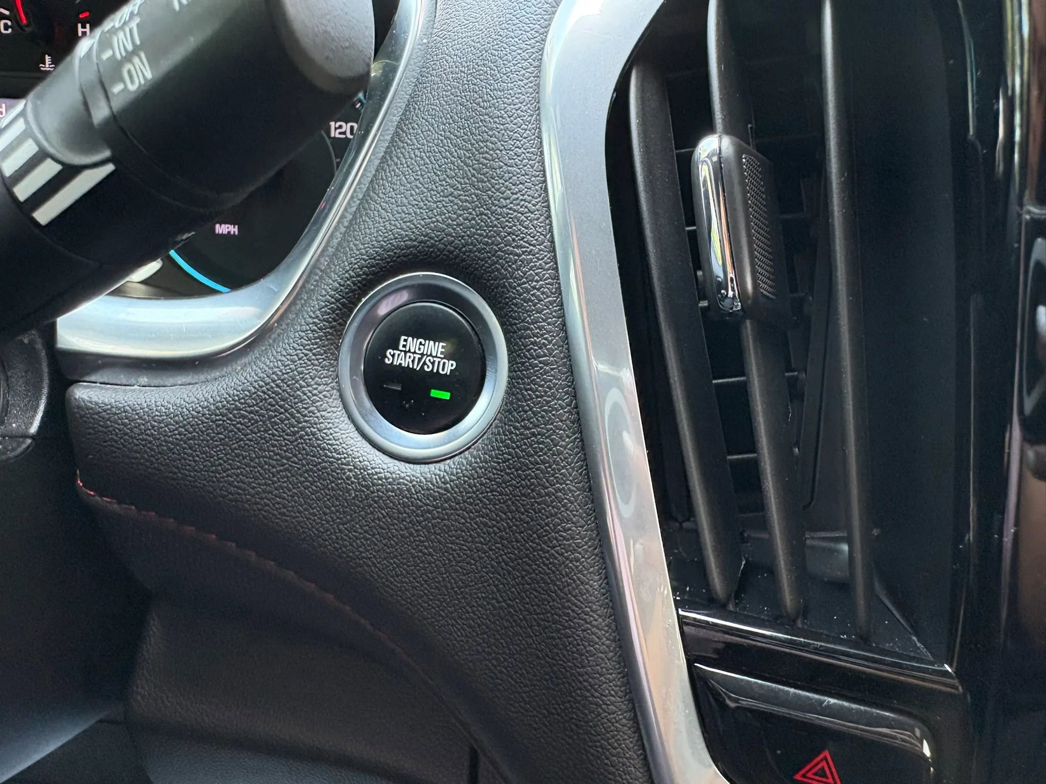 Used 2022 Chevrolet Traverse RS w/ LPO, 'HIT The Road' Package FWD image 41